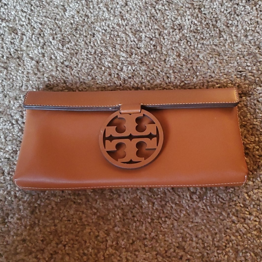 Tory burch clutch